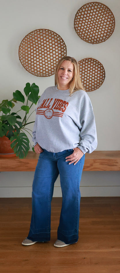 Wren Fall Vibes Graphic Sweatshirt