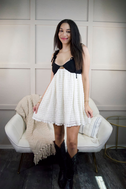 Chiffon Charm Babydoll Dress: Black/Cream