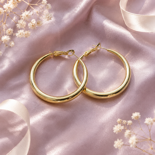 Minimalist_Hoop_Earrings_Gold