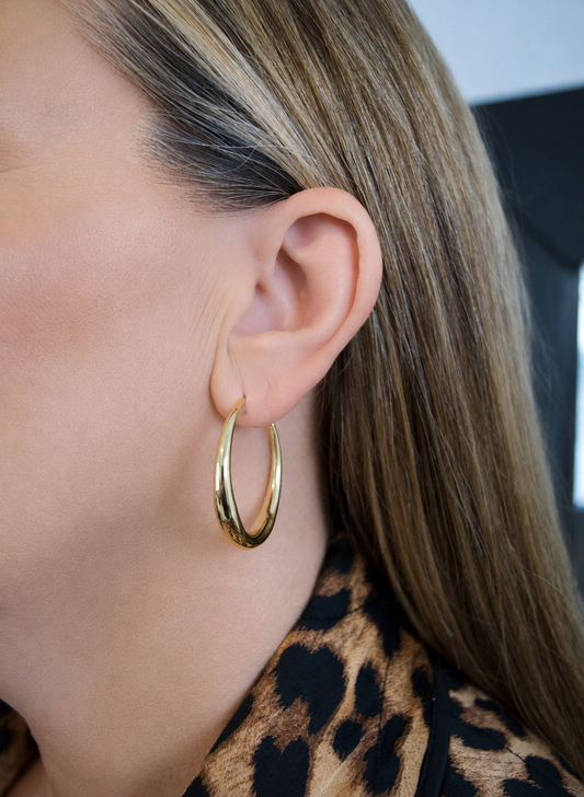 Minimalist_Hoop_Earrings_Gold